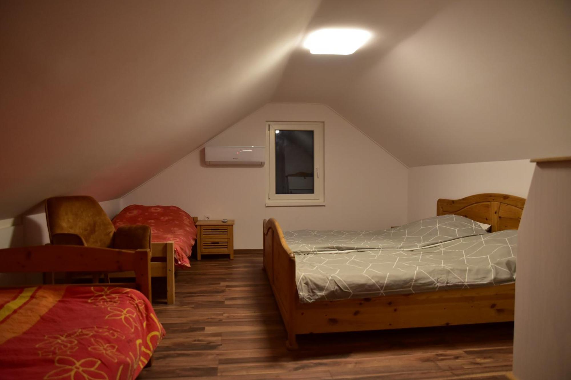 Ásotthalom Gyoember Tanyaヴィラ 部屋 写真